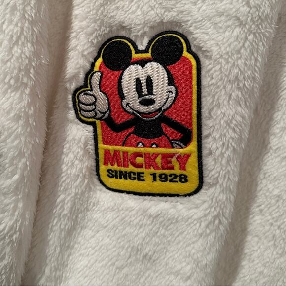 NWOT Disney Mickey Mouse Embroidered Patch quarter Zip fluffy soft pullover XL - Picture 3 of 6
